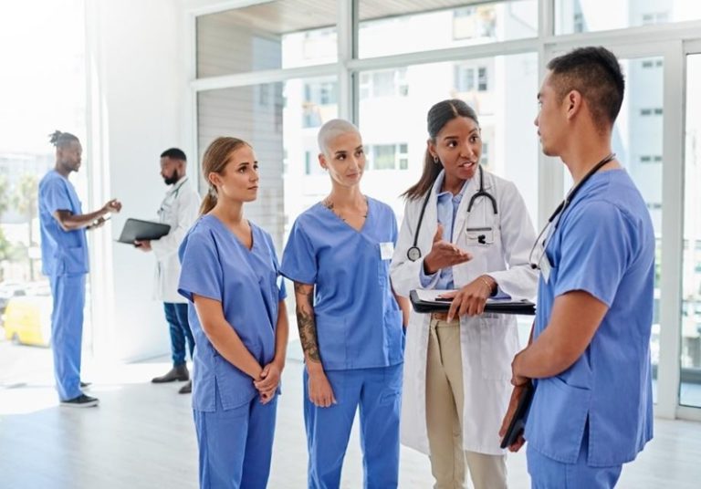 Eight benefits of clinical placements for nursing students - Digital ...